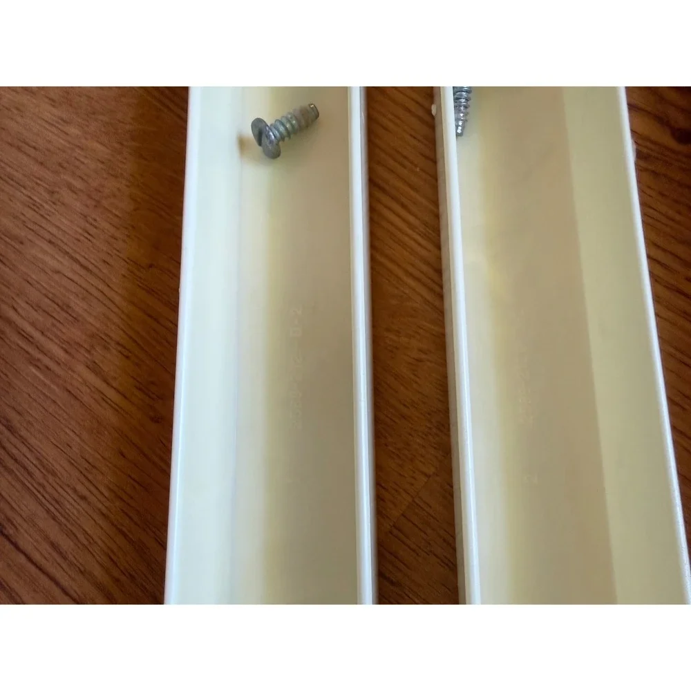 1979 Barbie A-Frame Dream House Replacement‎ Part Side Roof Rafter Support Screw